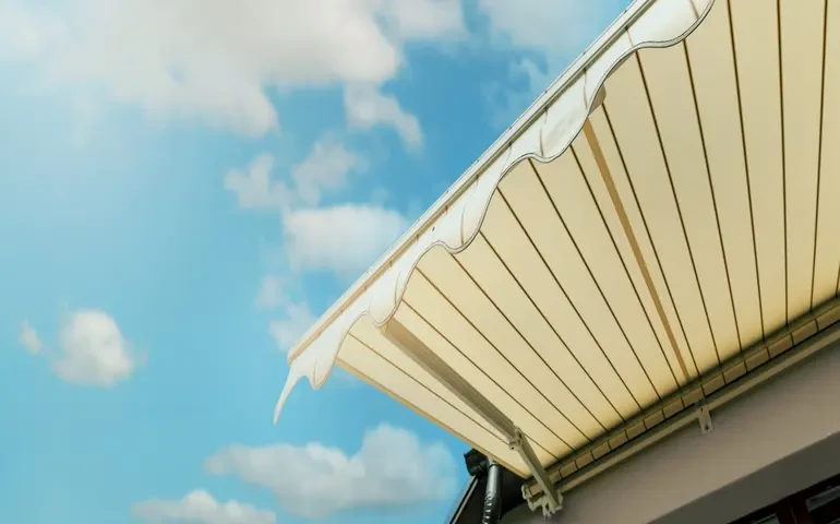 Features to Consider When Buying Retractable Shades